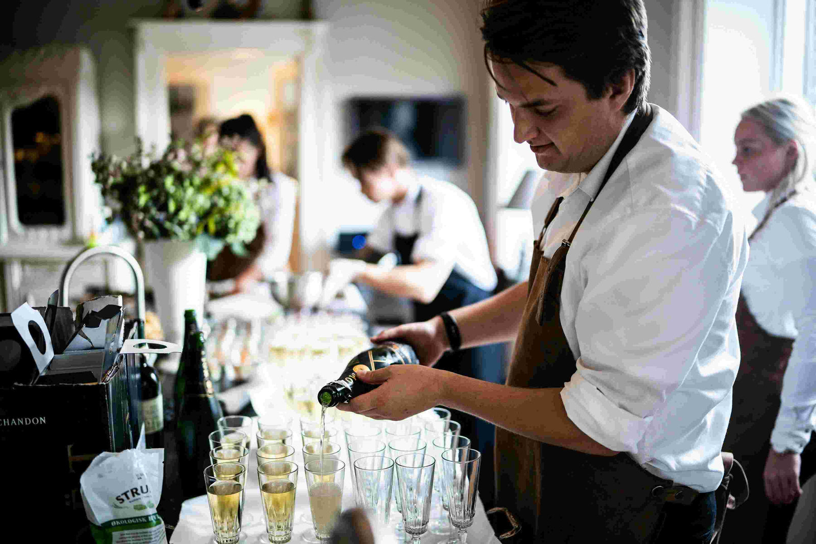 Was bedeutet Catering? Ursprung, Definition & moderne Bedeutung einfach erklärt